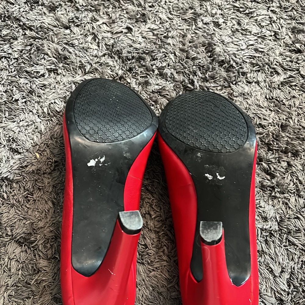 Sexy red heels - Picture 4 of 4